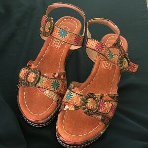 L’artiste sandals y2k style leather colorful boutique 
Never worn